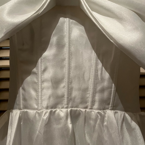 NWT Lulu's White Bow-Accent Wedding White Party Photo Op Lined Gown Dress Small - Picture 7 of 7